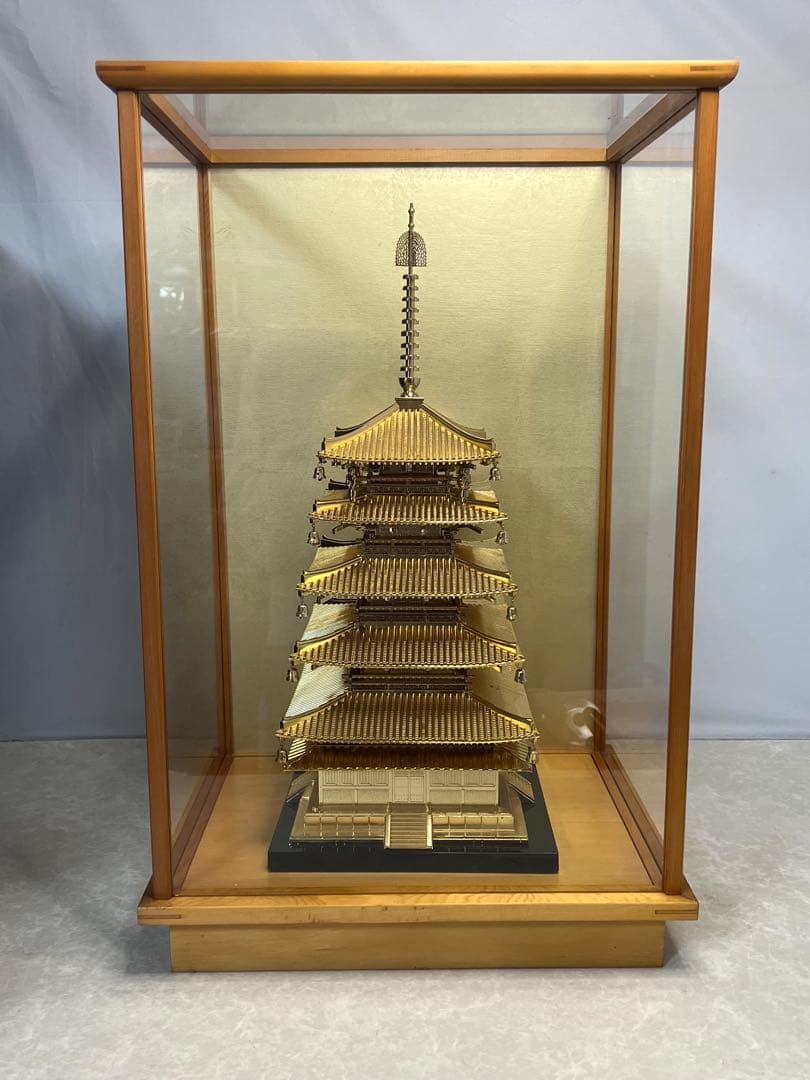 法隆寺 五重塔 金属製 置物 ケース入り