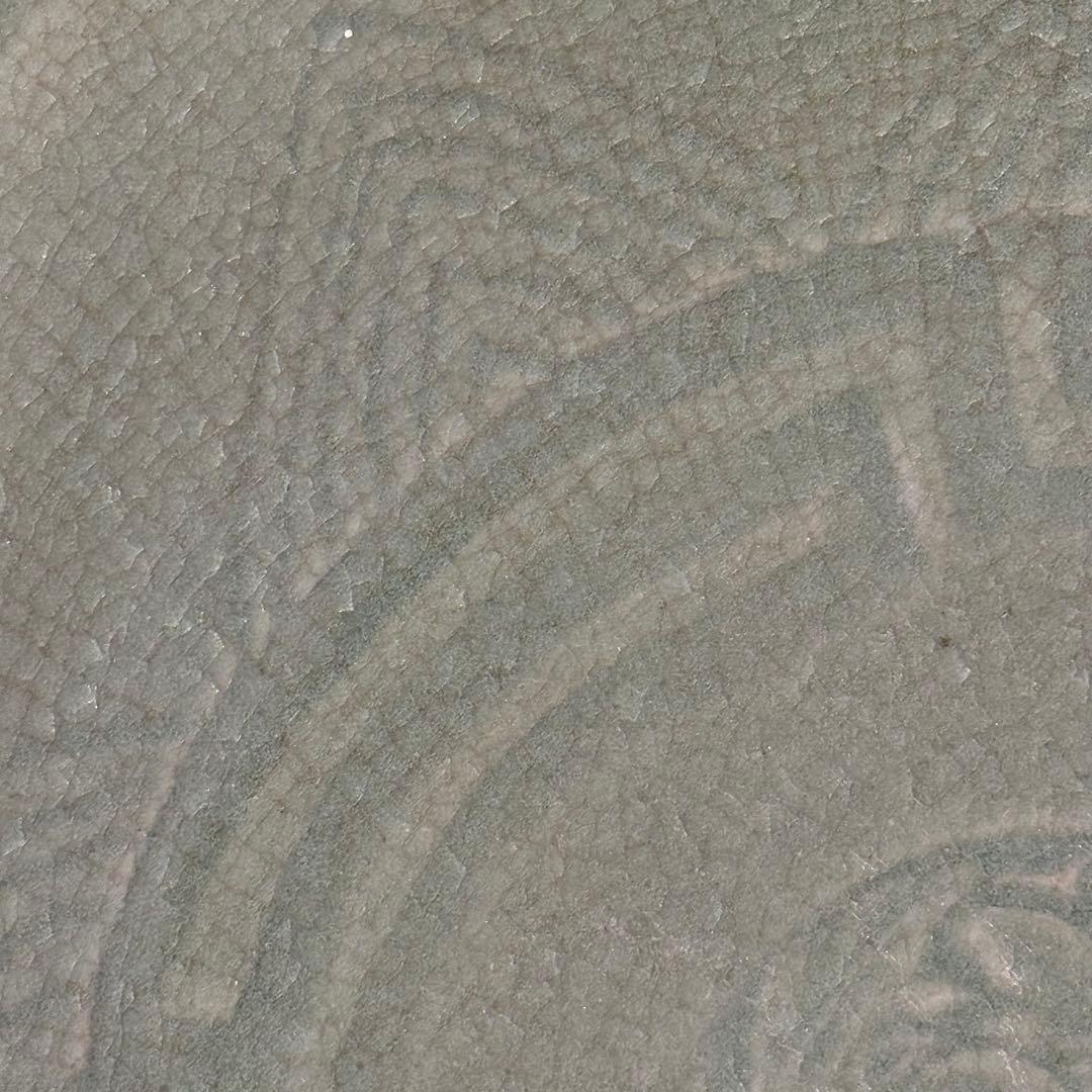 古伊万里　古波佐見　青磁陽刻大皿　共箱　1700年前後　美しい貫入　35.9cm