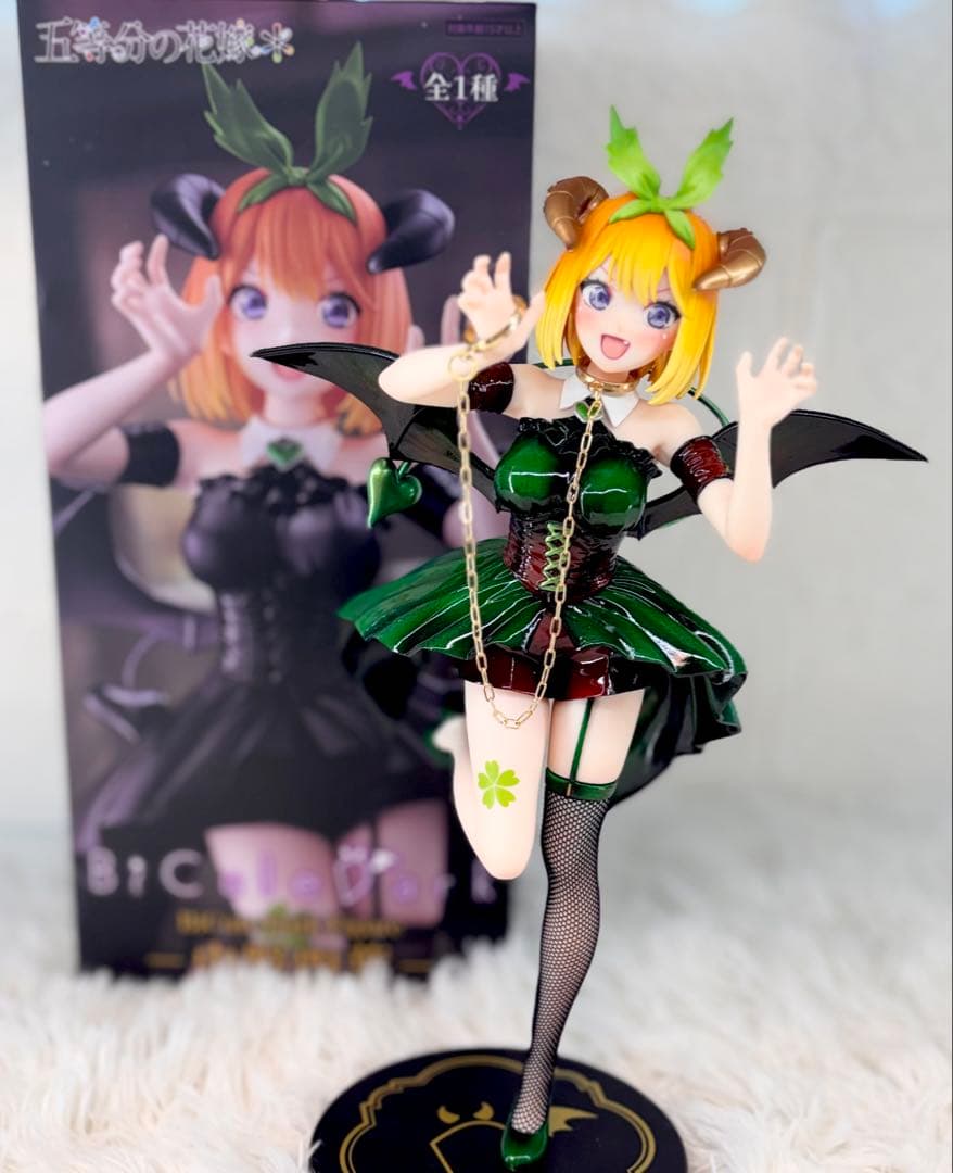 ぐ*す様 五等分の花嫁　中野四葉　フィギュア　リペイント　小悪魔ver ゴールド