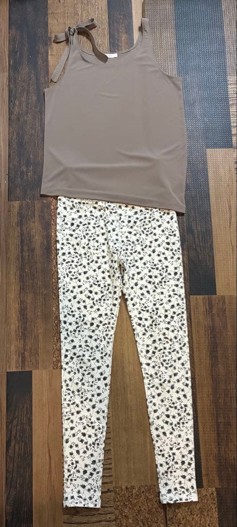 新品同　エミヨガ　ヨガウェア タンクトップ　レギンスセット　S