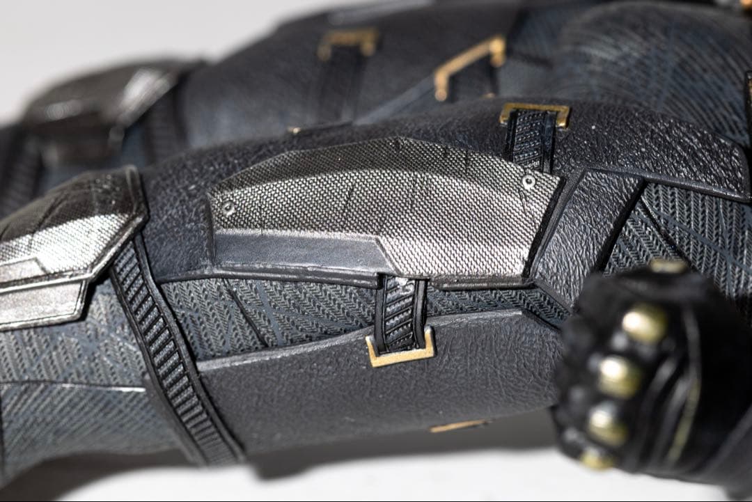 ホットトイズ バットマン タクティカルスーツ ジャスティスリーグ フィギュア