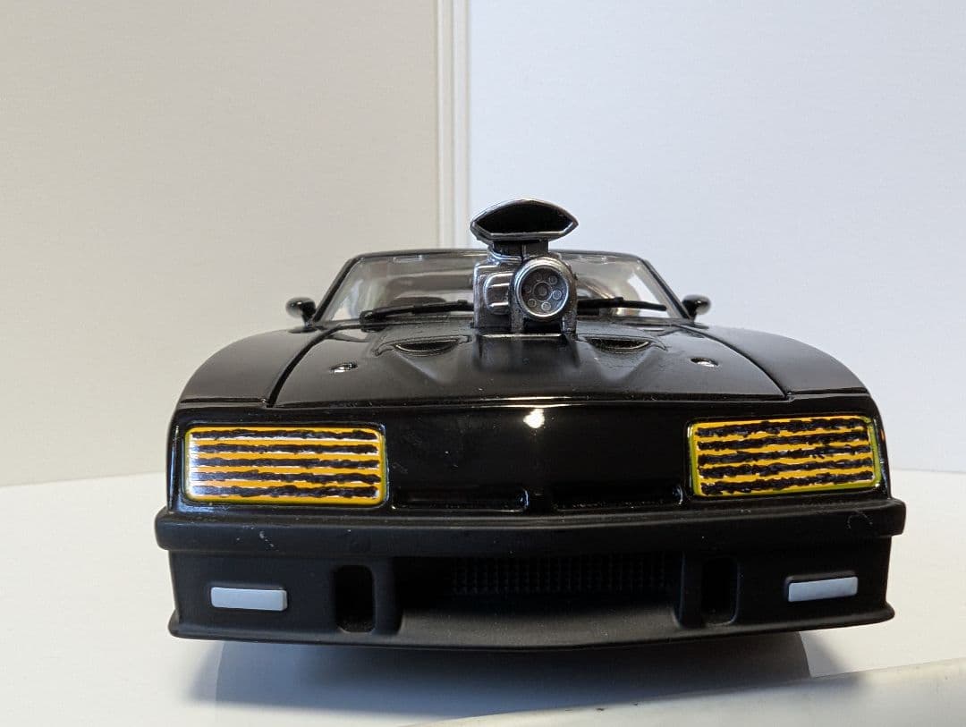 ミニカー GREEN LIGHT 1/24 Ford Falcon XB MADMAX