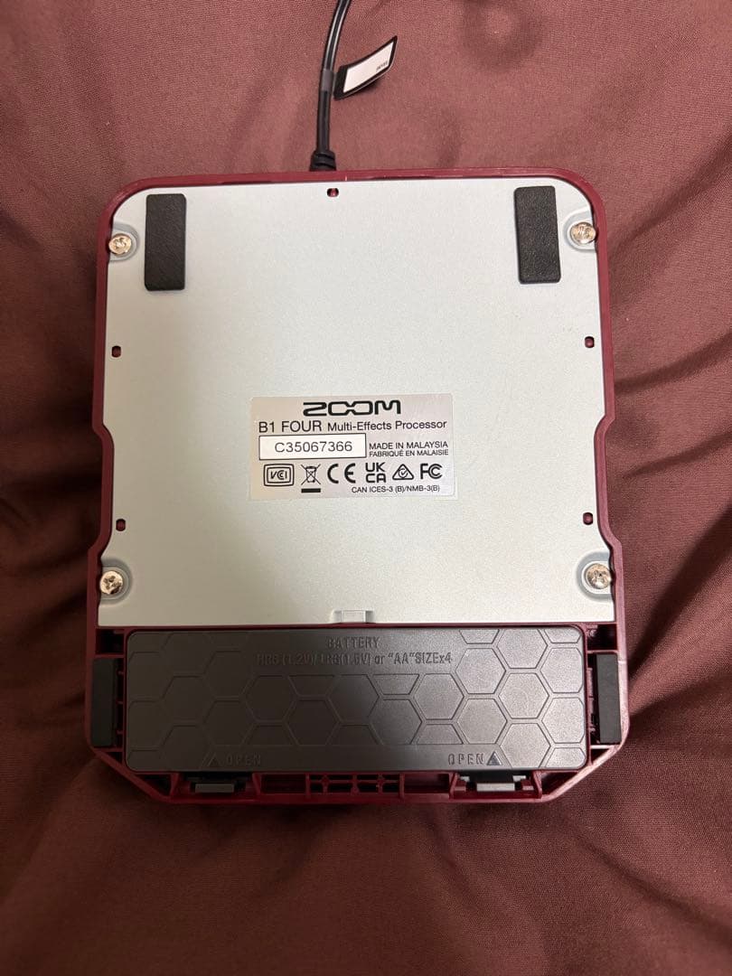 ベース ZOOM B1 FOUR