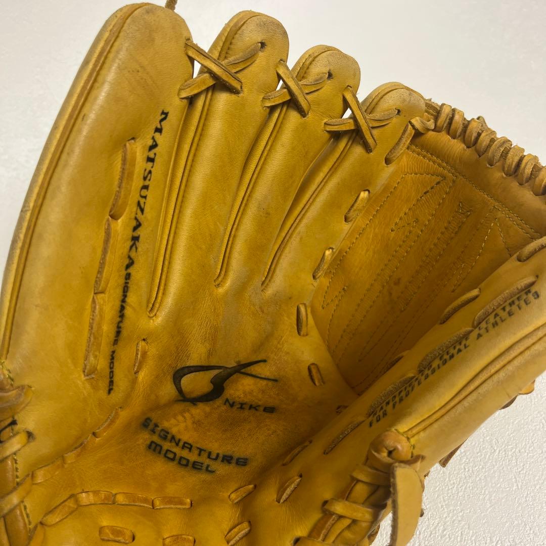 ★希少　ナイキ　グローブ　一般軟式投手　左投げ　松坂大輔　モデル　野球　イエロー