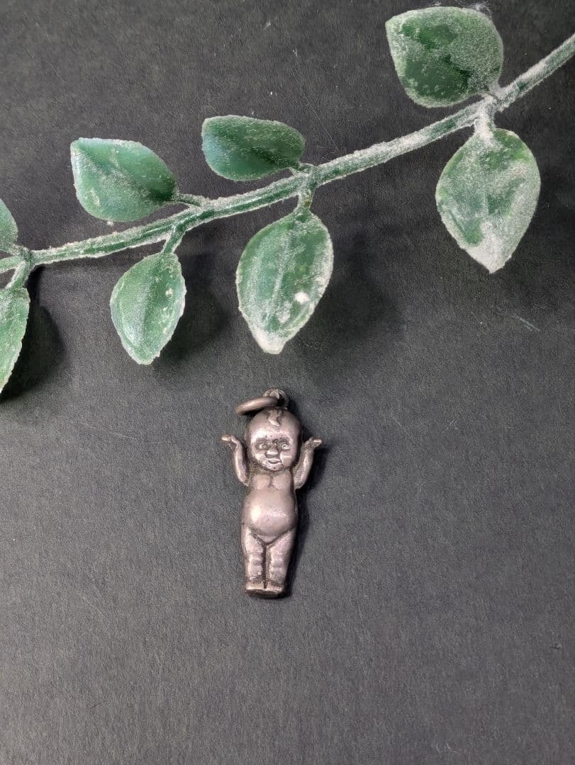 英国 純銀 アンティーク スターリングシルバー キューピー ペンダントトップ