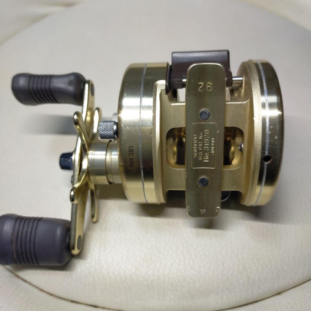 CALCUTTA 両軸リール ゴールド