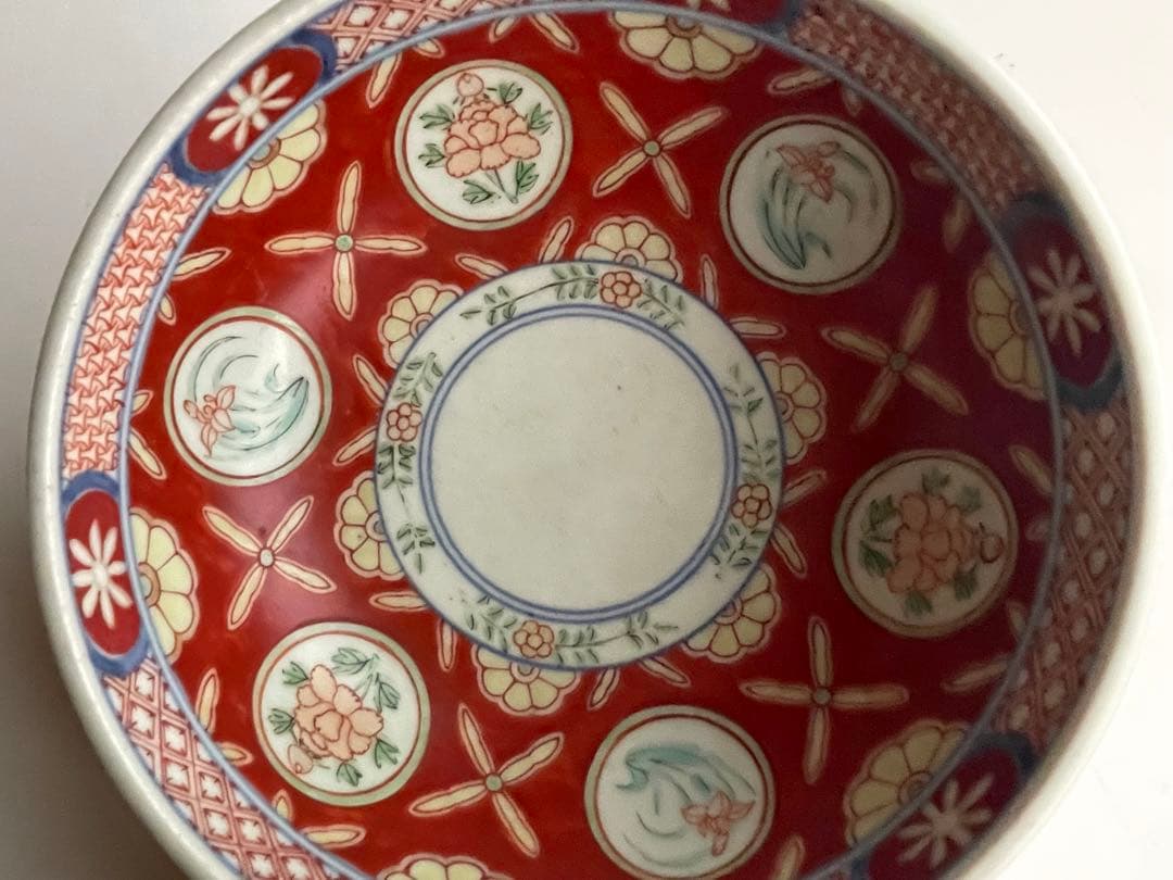 骨董　アンティーク　古伊万里　型物古伊万里　赤絵　色絵　窓絵　花文様　鉢　菓子鉢