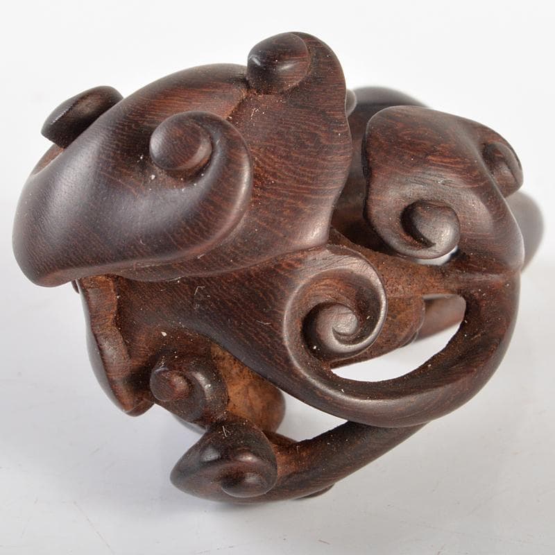 中国　唐木紫壇製　細密彫刻　霊芝　根付　置物　M　R6567E