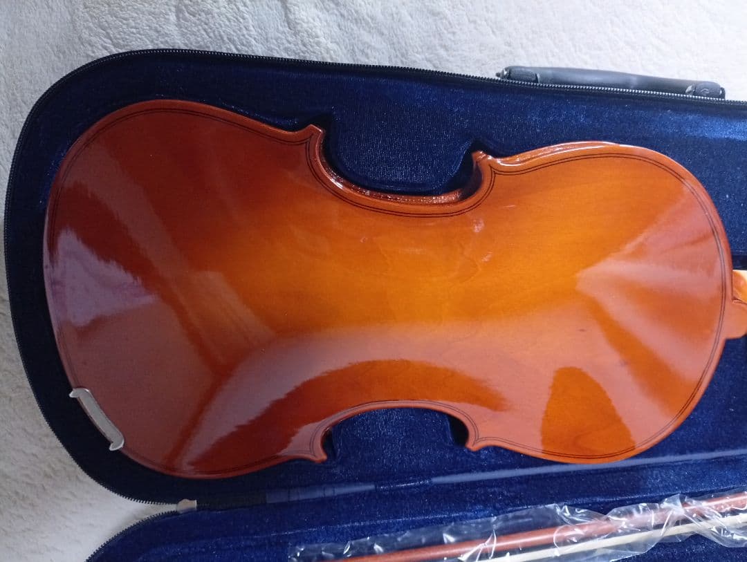 カルロ・ジョルダーノ　　　　 4/4 バイオリン59cm　ケース、弓付　未使用品