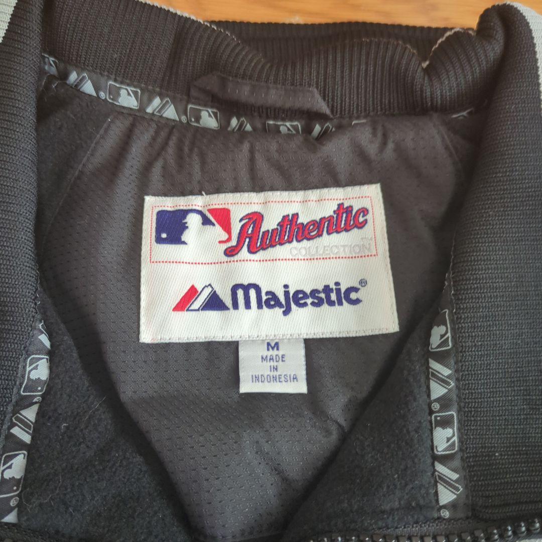 新品未着用　シカゴホワイトソックス　スタジャン、キャップ２点セット