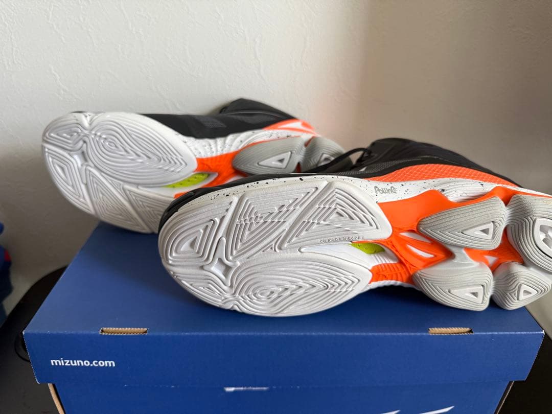 Mizuno WAVE LIGHTNING Z6 バレーボールシューズ