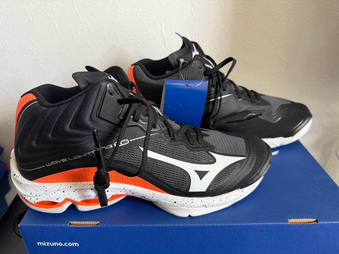 Mizuno WAVE LIGHTNING Z6 バレーボールシューズ