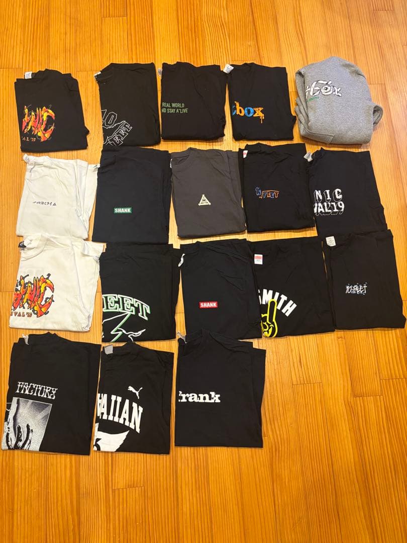 バンドTシャツ17枚　パーカー1枚　18枚セット