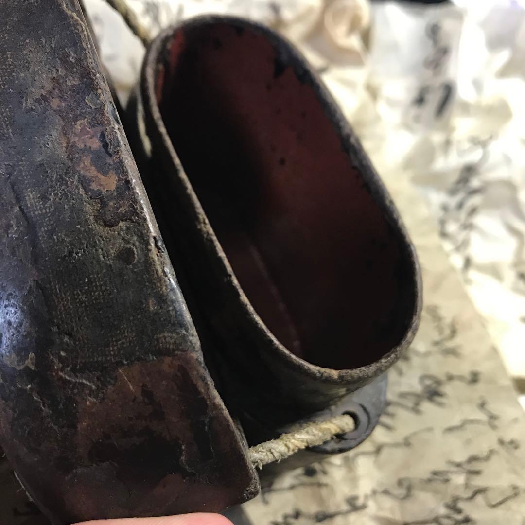 獣牙　根付　呪物　ニホンオオカミ　熊　煙草入れ　キセル　漆　緒締め　玉　メノウ