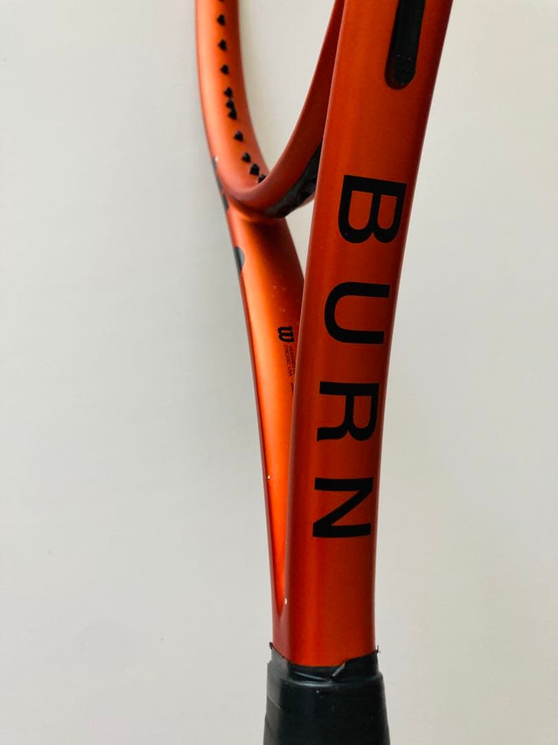 ウィルソンBURN 100S V5.0 2023年モデル（グリップ2）