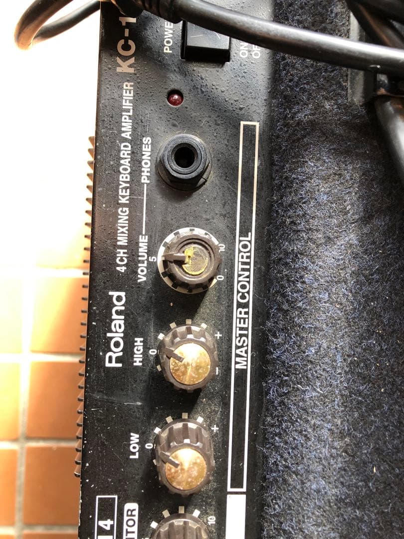 Roland KC-100jtキーボードアンプ