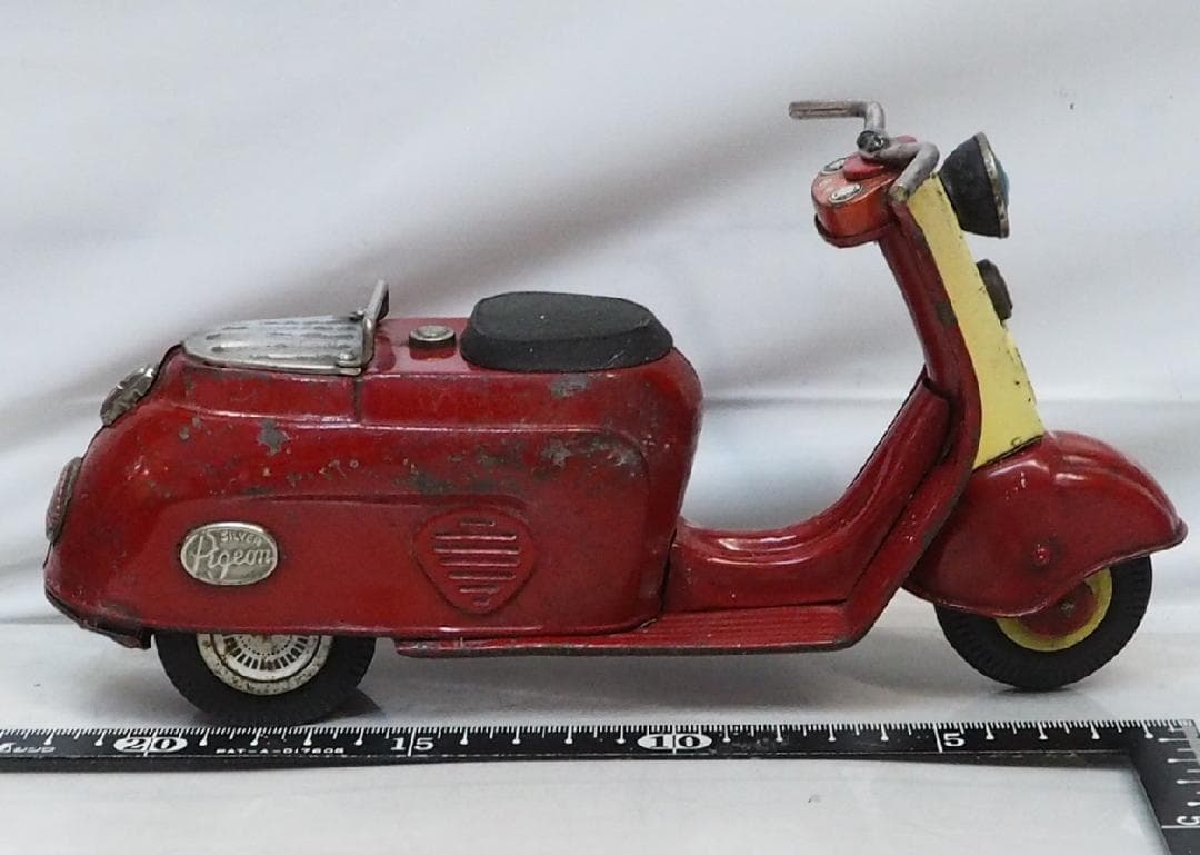 萬代屋【新三菱工業シルバーピジョン赤 動作不良】tinブリキcarスクーター箱無