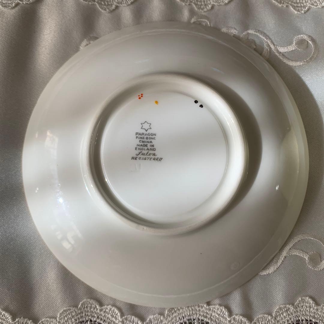 パラゴン アンティークカップ　フラワーハンドル トリオ