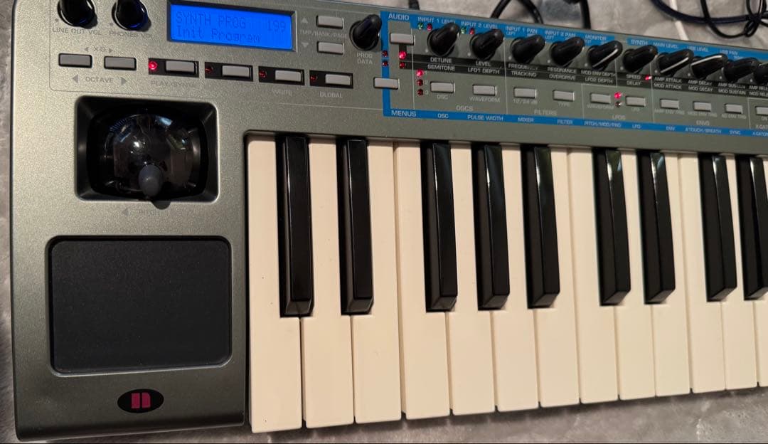 Novation Xio Synth 25 シンセサイザー 送料無料 レア品