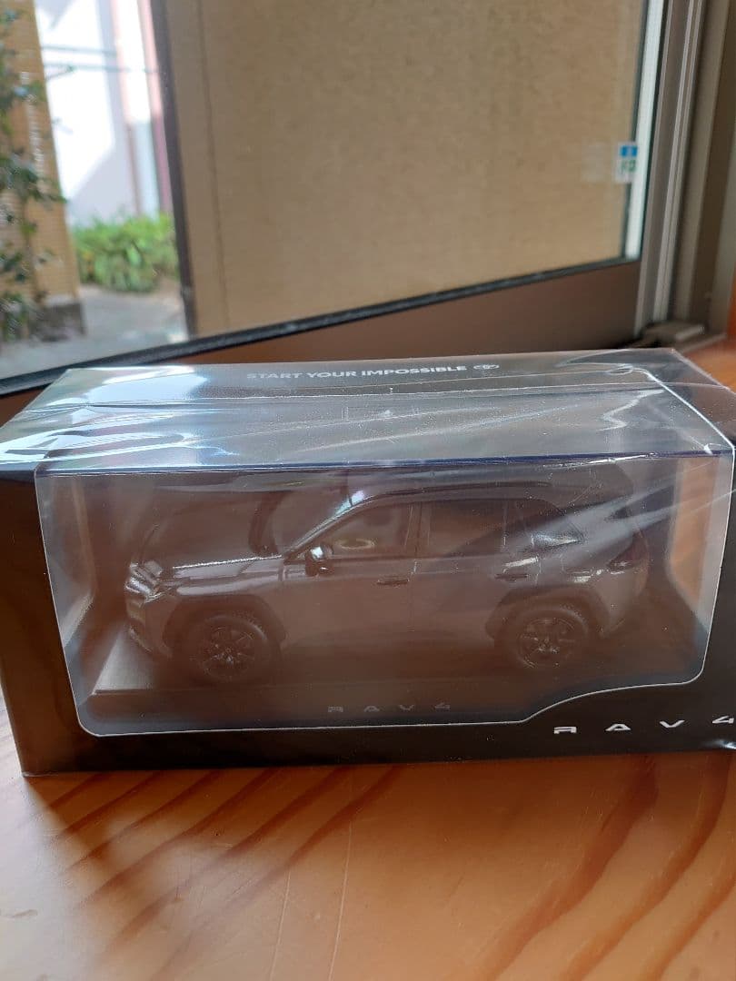 新型RAV4　ADVENTURE　アーバンロック