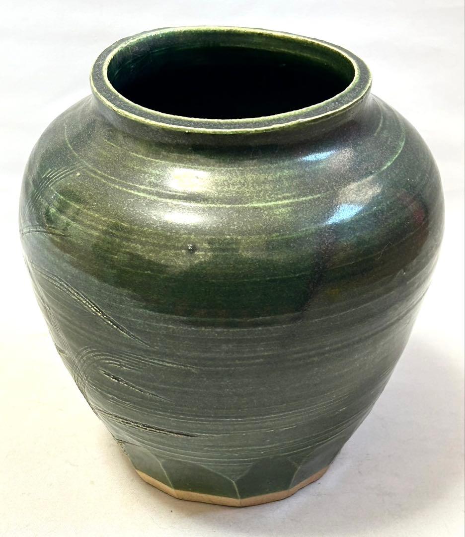 魯山人　秋草彫緑釉壷