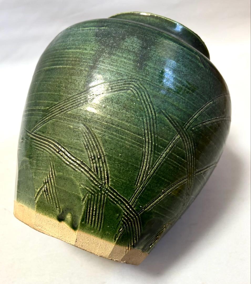 魯山人　秋草彫緑釉壷