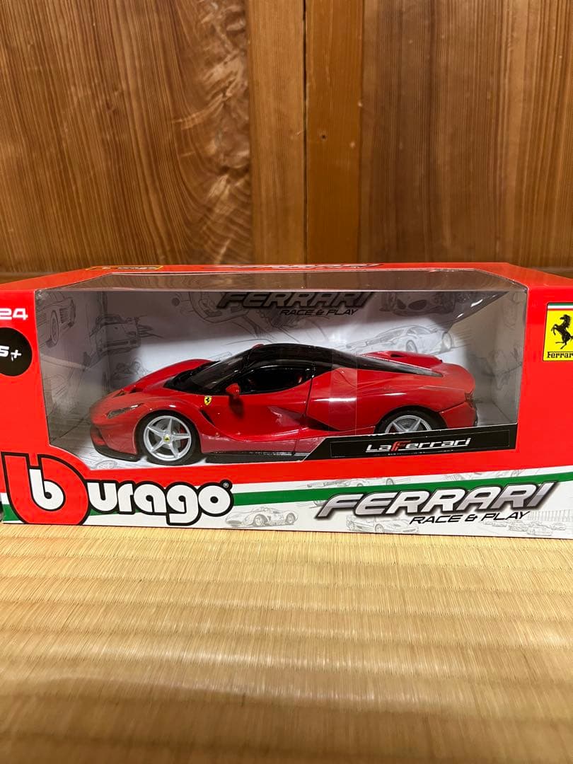 京商 フェラーリ F12tdf burago 1/24 AUTOart