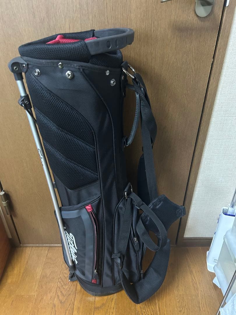 美品Titleist ゴルフバッグ スタンド付き 黒