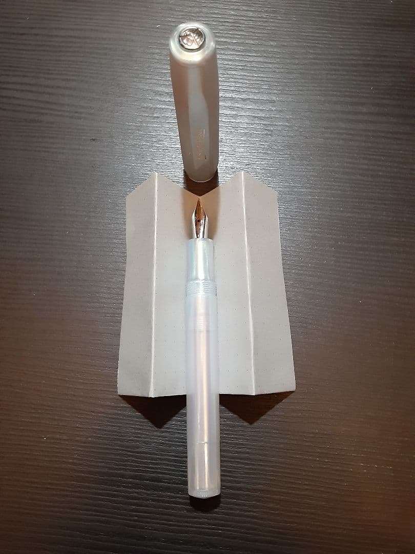 カヴェコ　万年筆　イリディセントパール　F