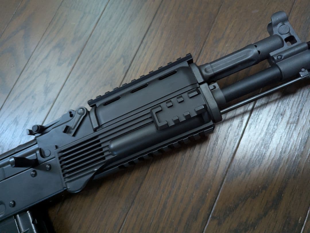 東京マルイ　次世代電動ガン　AK102