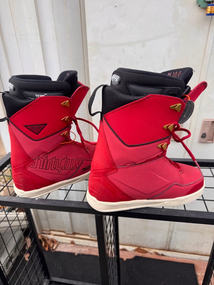 【THIRTYTWO LASHED スノーボードブーツ】