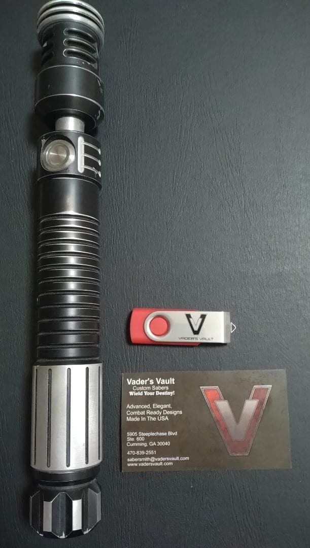 カスタムライトセーバー Vader'sVault製DarkArdent