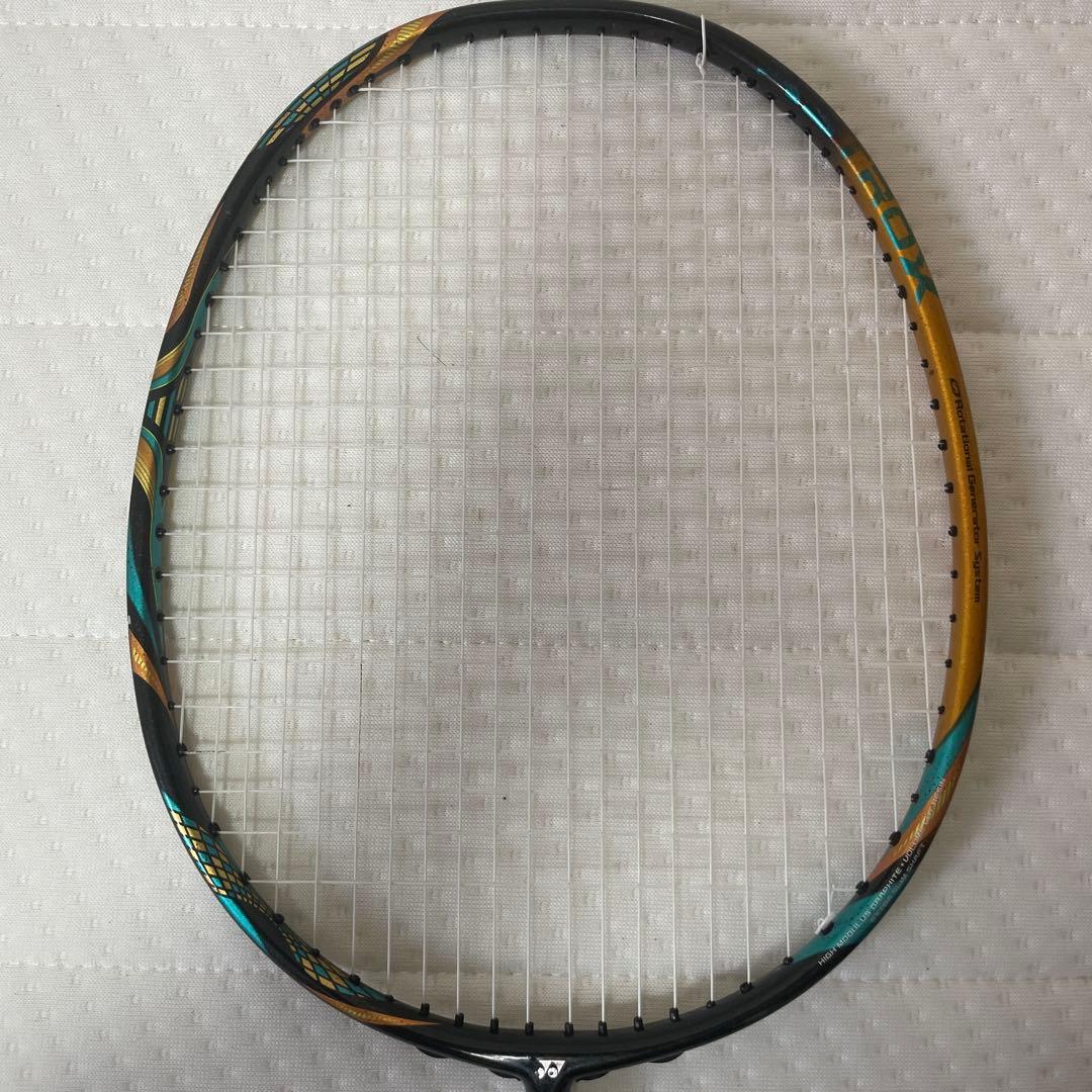 バドミントンラケットASTROX88D PRO 3U