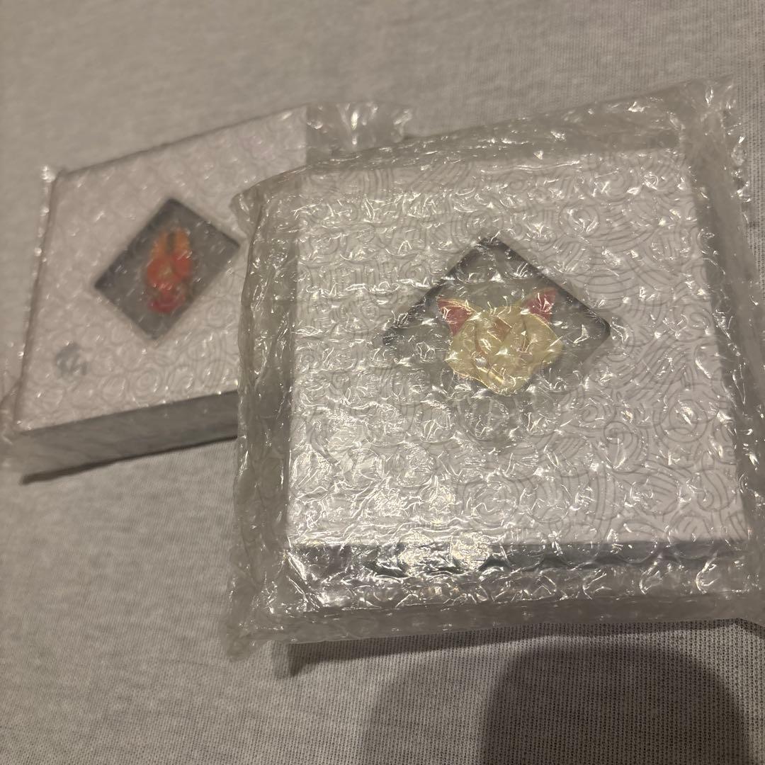 新品、STAR未連携 Sky星を紡ぐ子どもたち イタチ面＆キツネ面 ピンバッジ