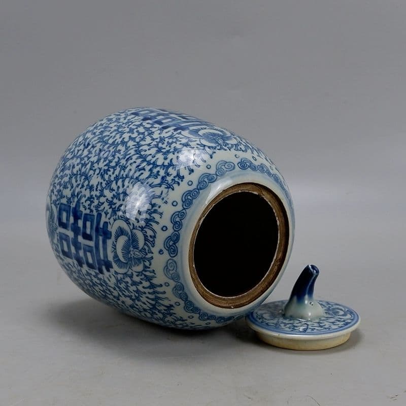 青花纏枝蓮紋四喜マクウリ缶 茶道具 景徳鎮 陶磁器 装飾品 工芸品 置物