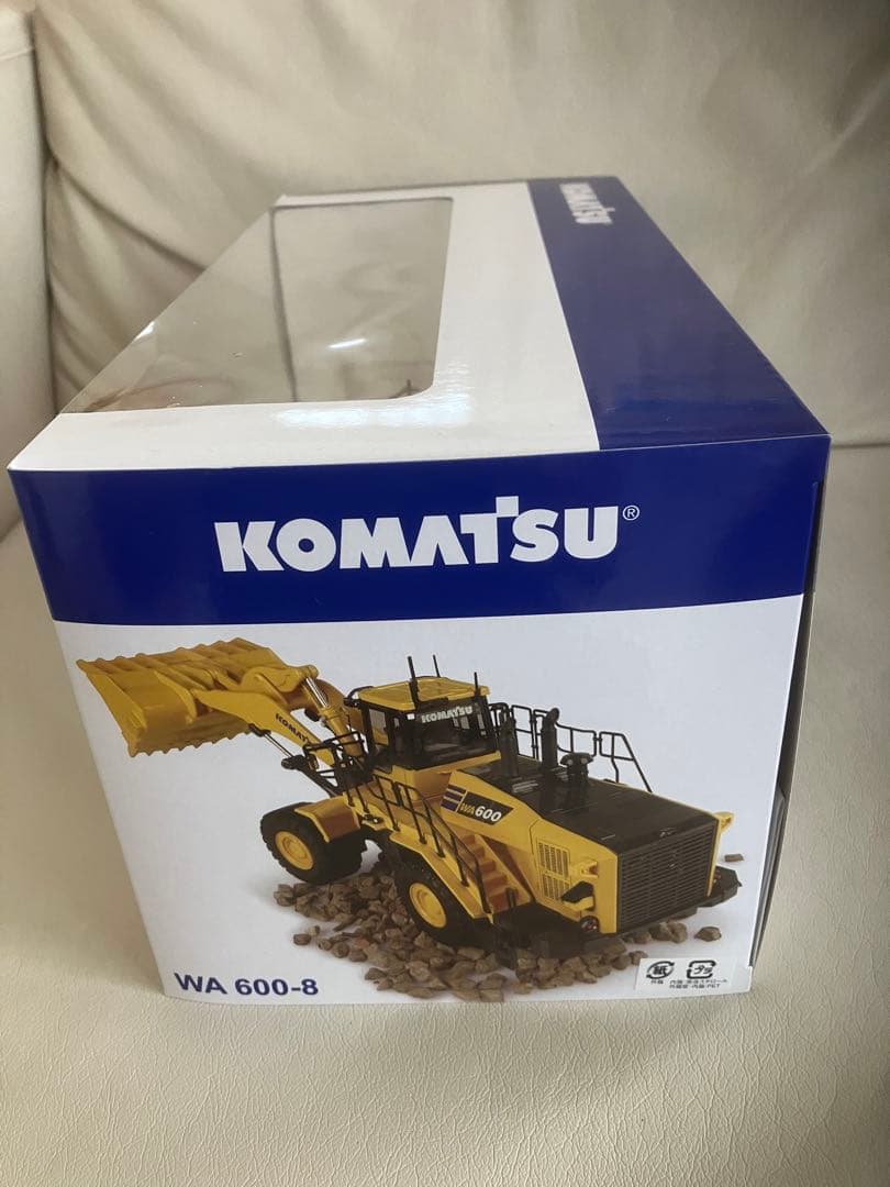 コマツ　ミニチュアWA600-8