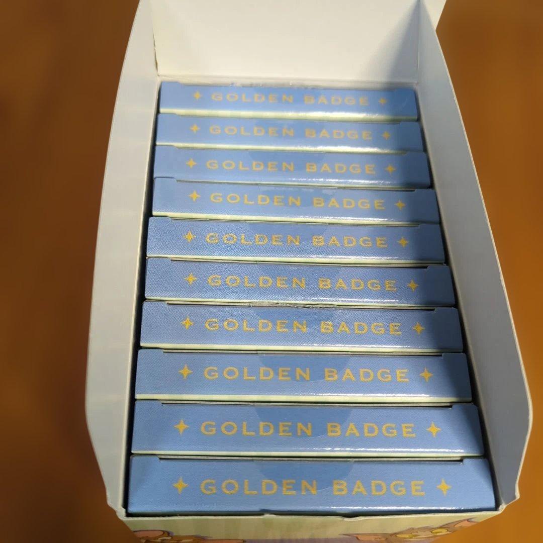 トムとジェリー COLORFUL FRIENDS 金バッジです。 新品未開封品。