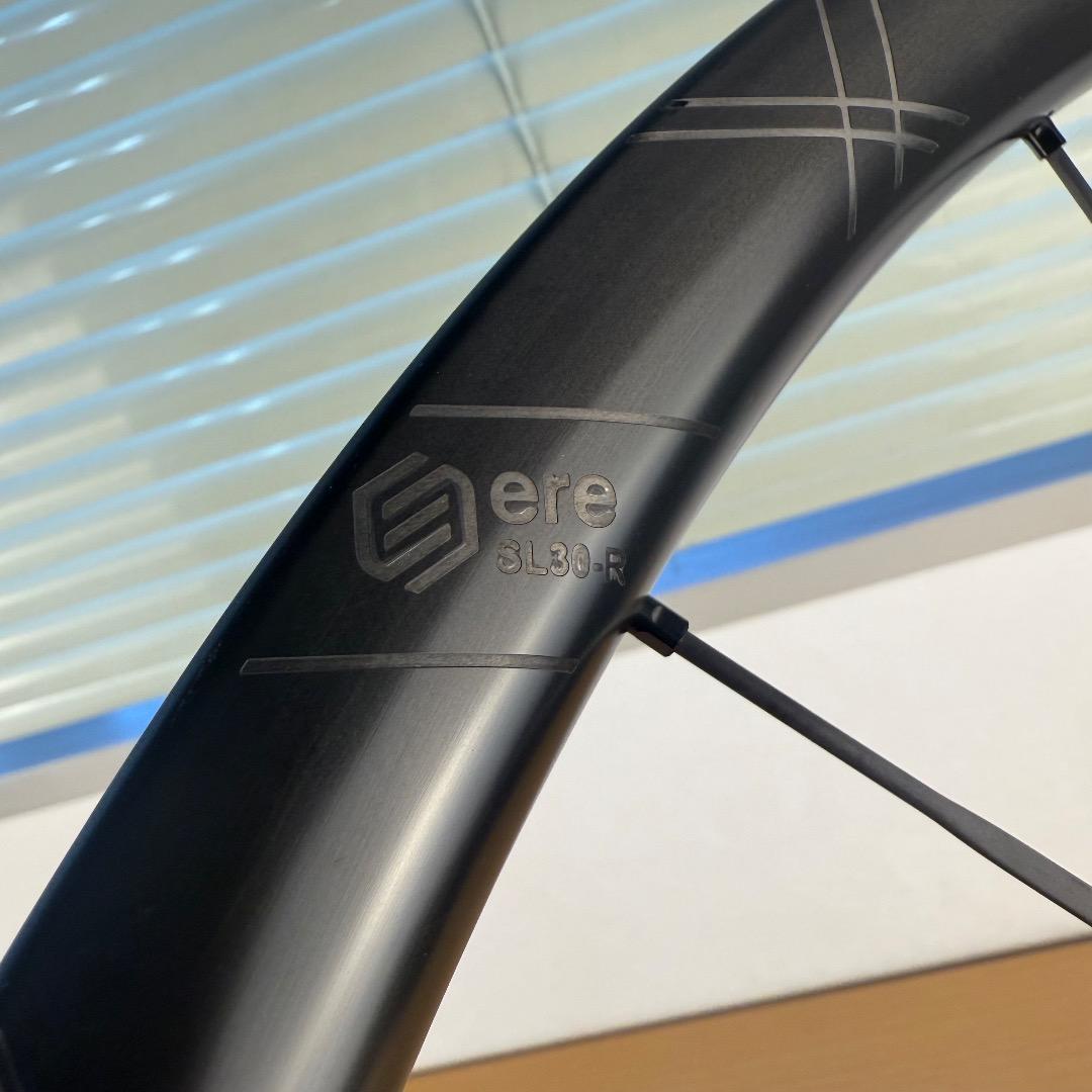 【美品】ERE RESEARCH GENUS SL30-R カーボンホイール