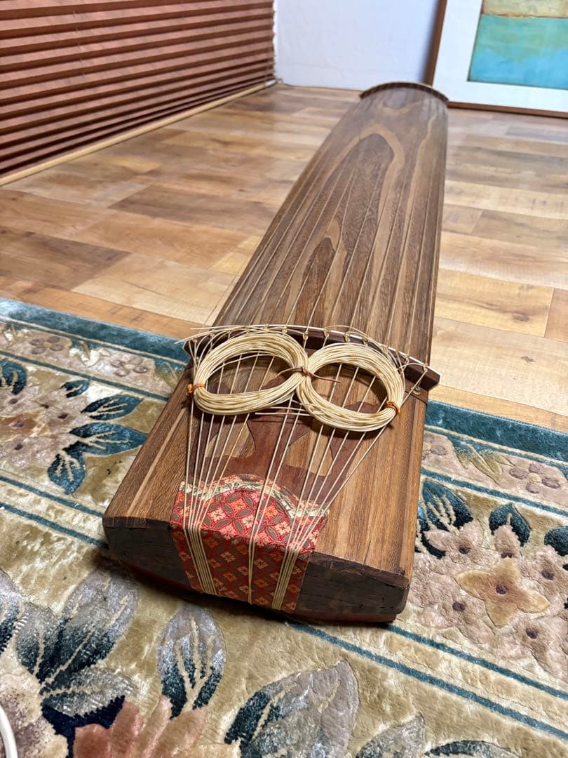 琴　13弦　引き取りお値引きします。