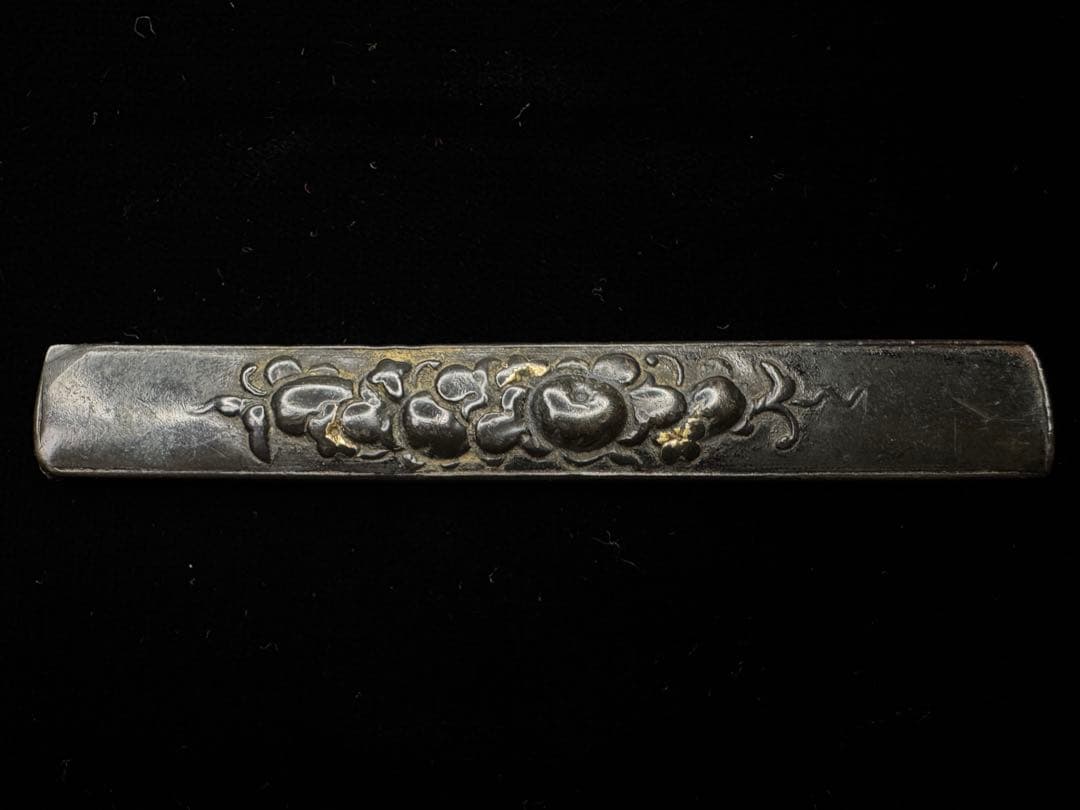 無銘 小柄 南瓜図？ 赤銅魚子地 日本刀 刀装具 骨董 古美術 江戸時代 古金工