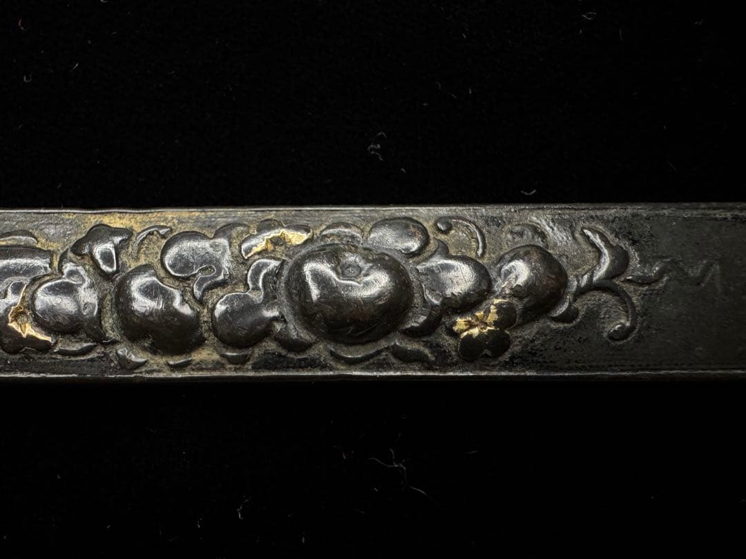 無銘 小柄 南瓜図？ 赤銅魚子地 日本刀 刀装具 骨董 古美術 江戸時代 古金工