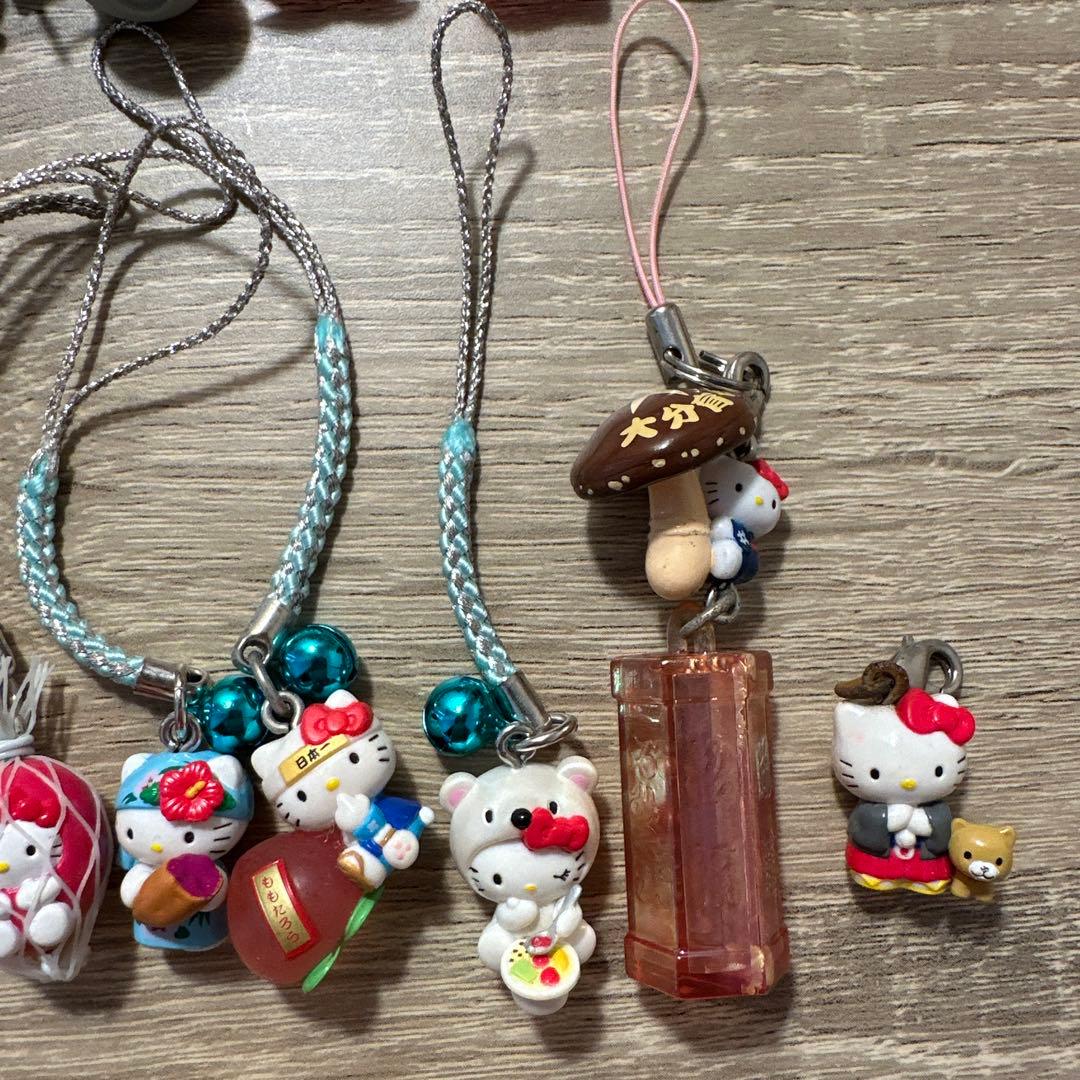 d*9様 【地域限定】ハローキティ ストラップ 33個セット