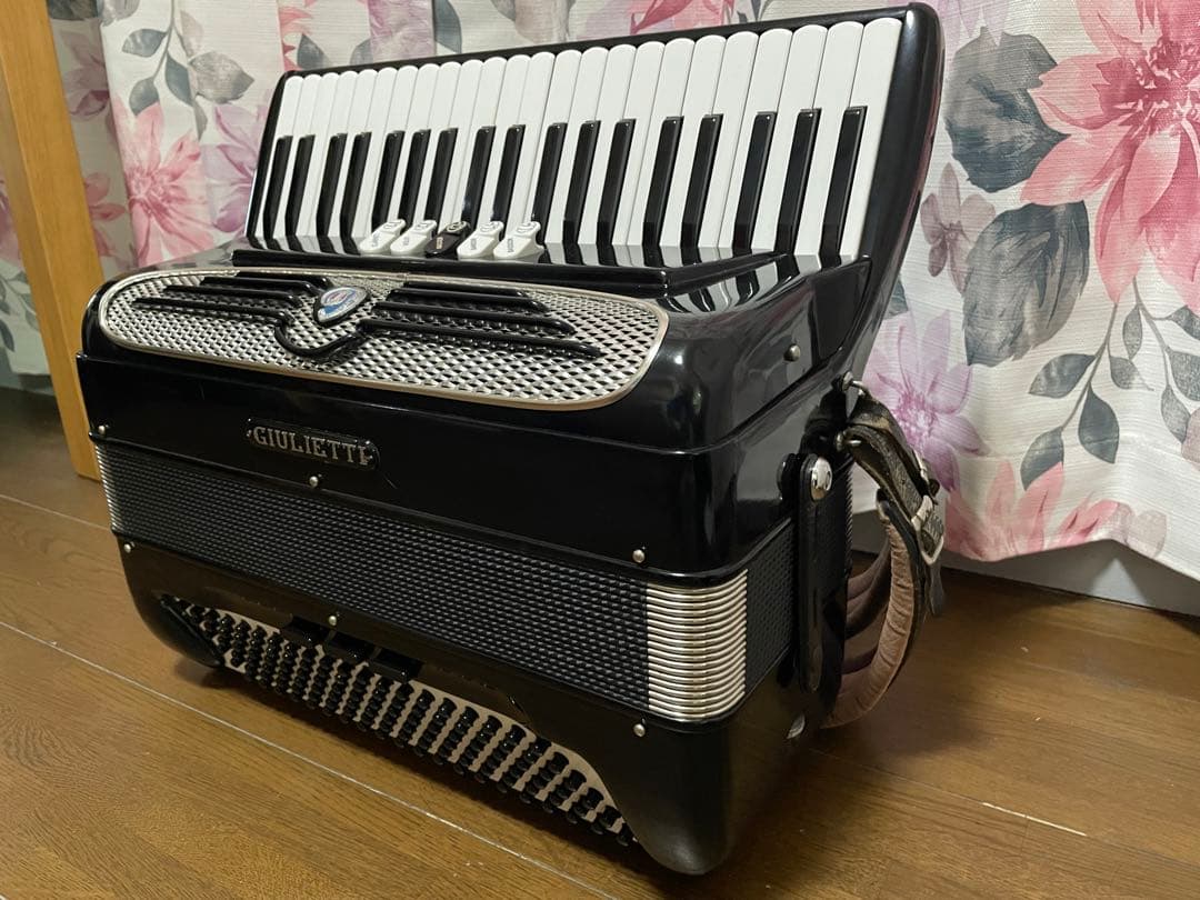 GIULIETTI アコーディオン ブラック　M52