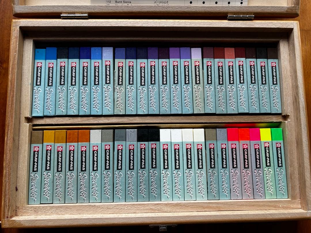 ✴︎訳あり・新品✴︎サクラクレパス スペシャリスト 85色（88本入り）ESP88