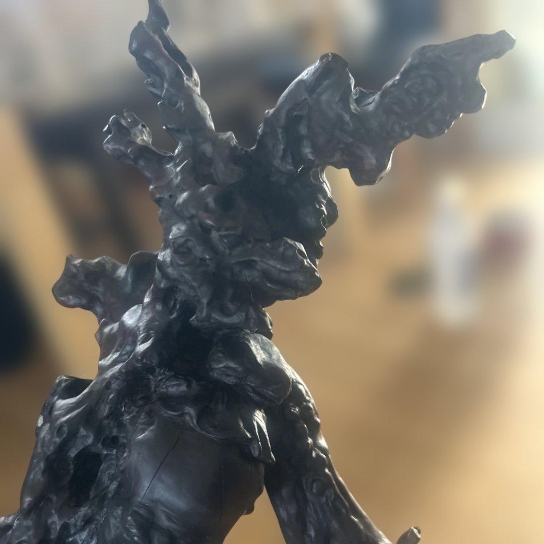 奇妙な流木オブジェ人物が彫刻あり