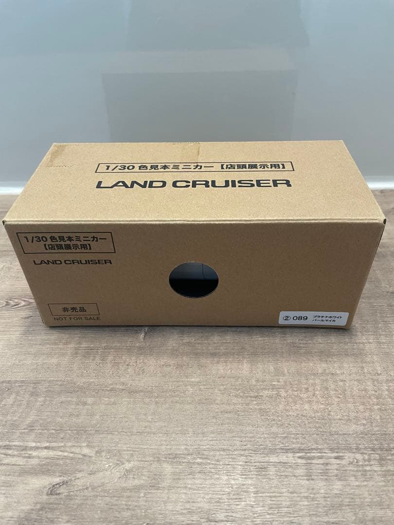 角目 プラチナホワイトパールマイカ ランクル250 色見本1/30(非売品)