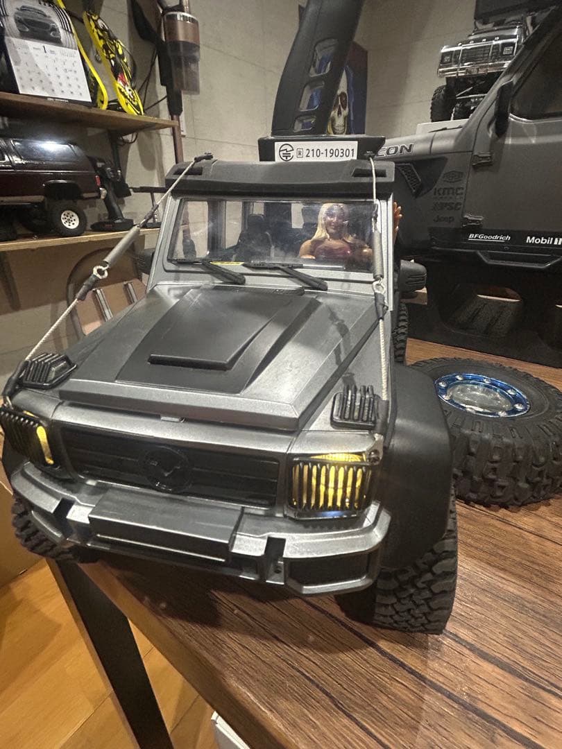 LEDライト付きRCカー