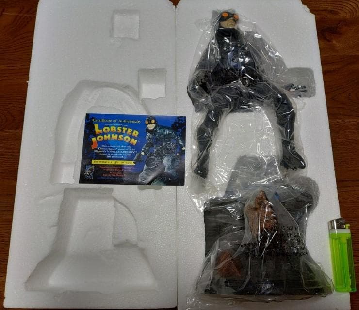 ■ヘルボーイ HELLBOY【ロブスター・ジョンソン】フルスタチュー