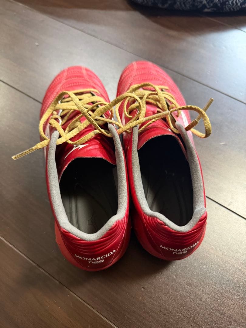 MONARCIDA NEO レッド サッカーシューズ