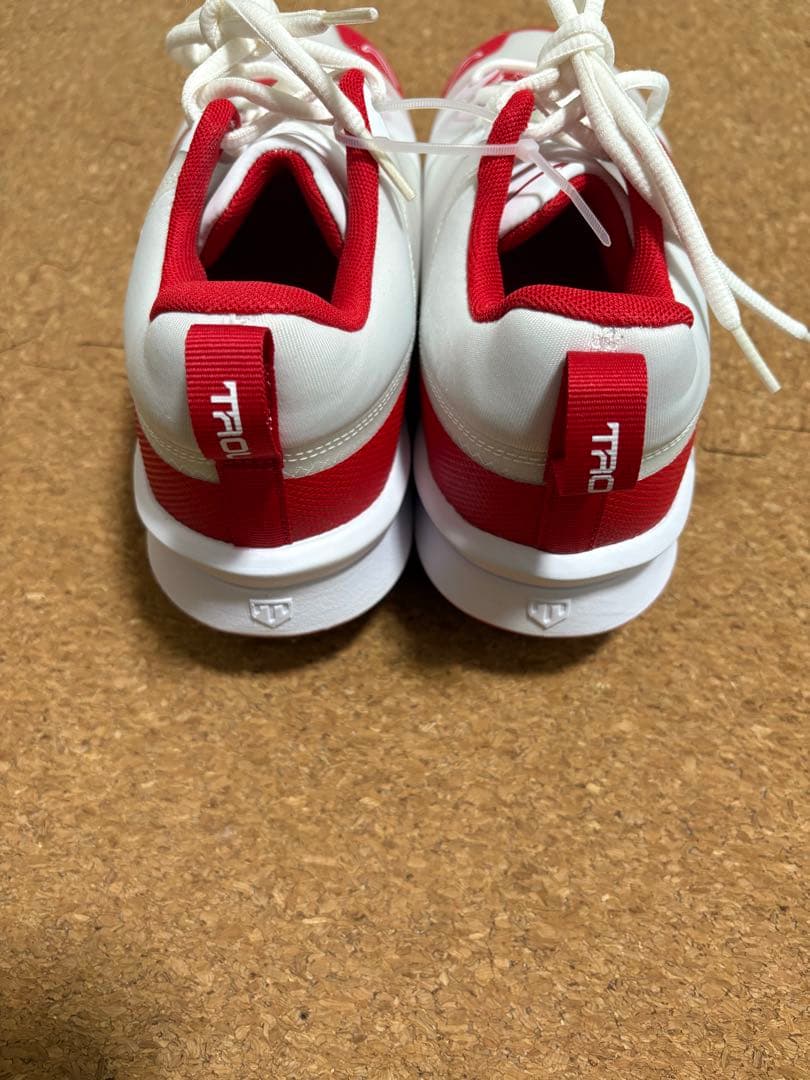 Nike スパイク　赤色